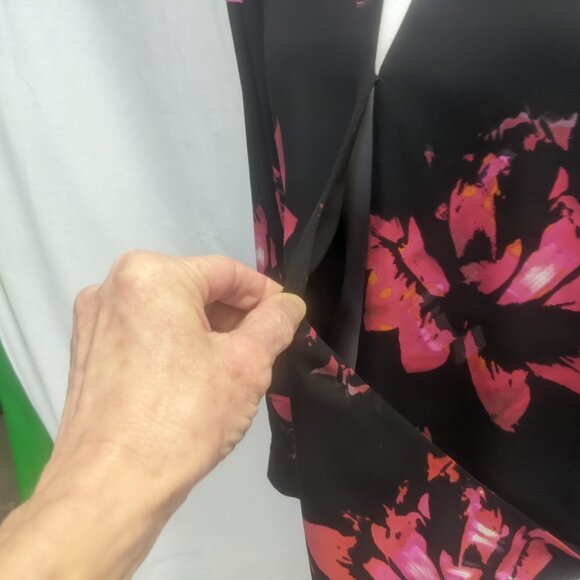 Vince Camuto Size XS Black Floral Tunic - Picture 3 of 16